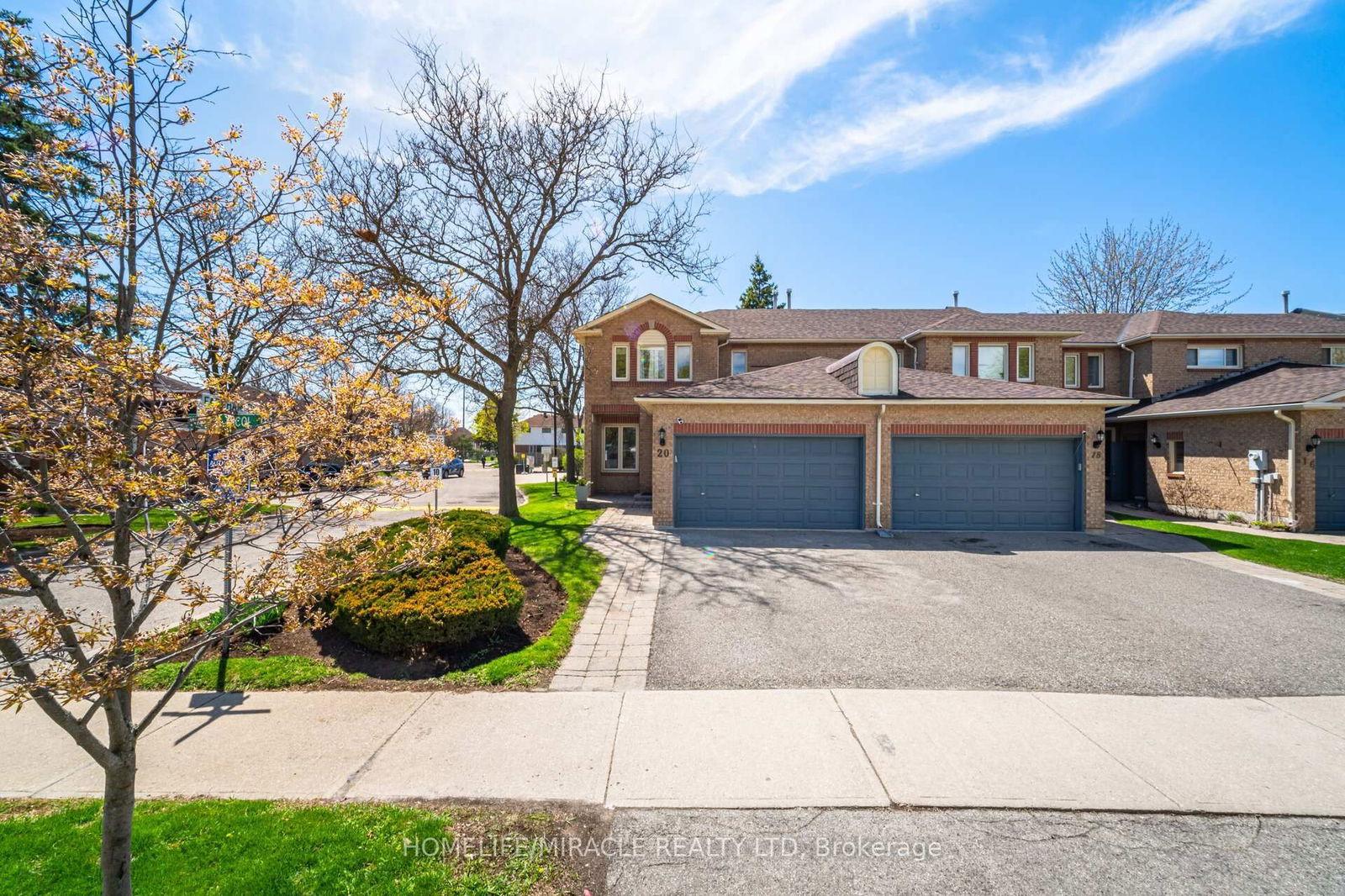Townhouse for sale at 20 Wayne Nicol Drive, Brampton, Northwood Park, L6X 4H8 - MLS: W12117866