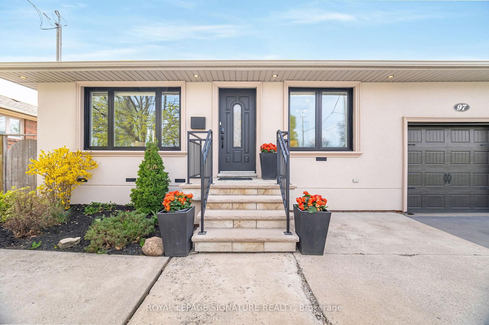 Detached House for sale at 97 Swanhurst Boulevard, Mississauga, Streetsville, L5N 1B8 - MLS: W12117877