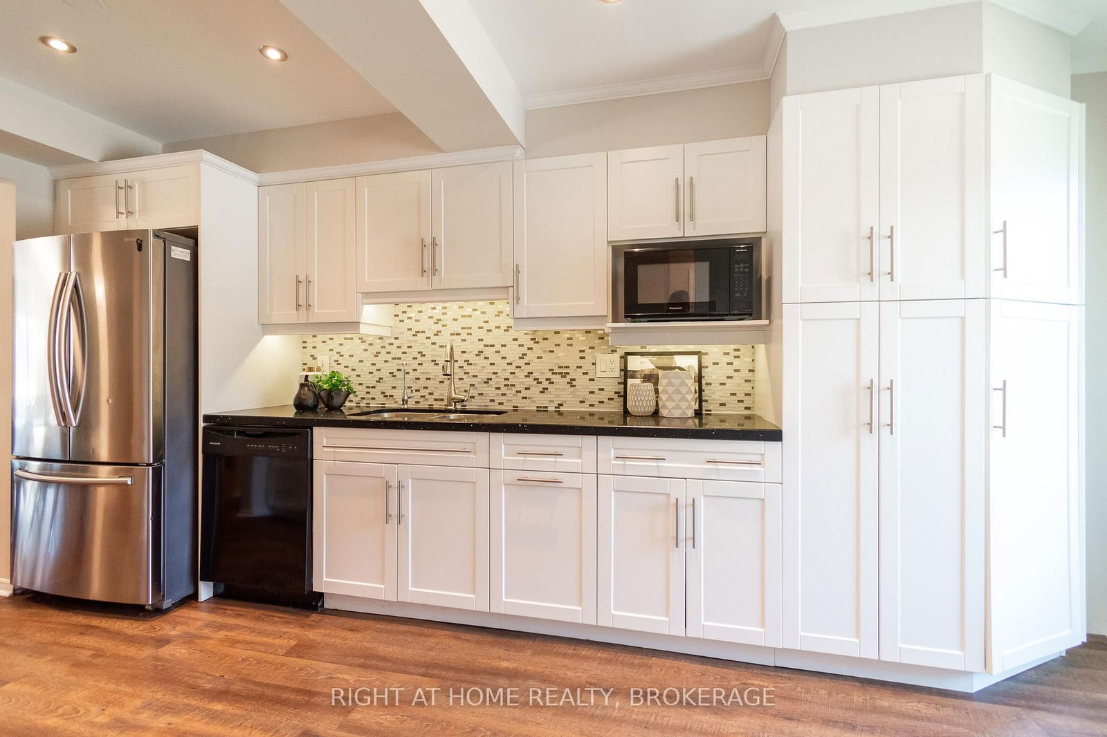 Detached House for sale at 2207 Melissa Crescent, Burlington, Brant Hills, L7P 4L8 - MLS: W12118401