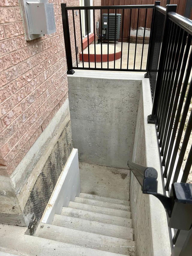 (BASEMENT) - 25 Treegrove Crescent