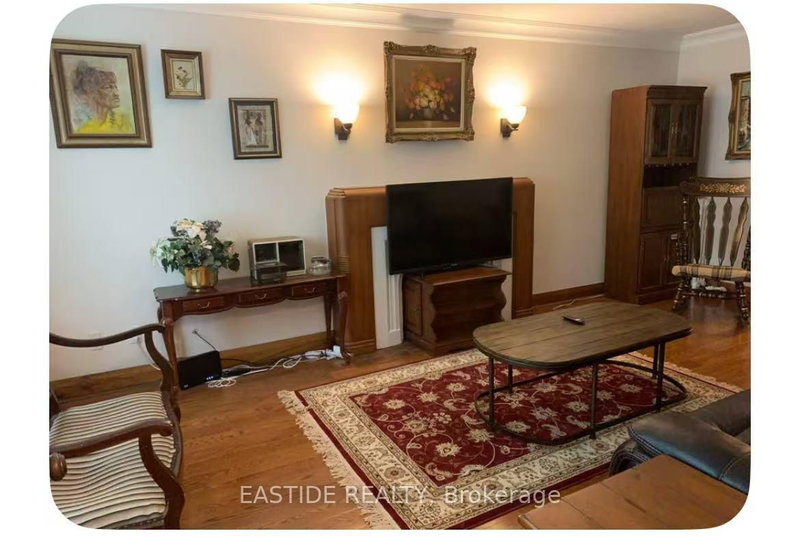 917 Royal York Rd, Toronto, M8Y 2V8 | Image 2