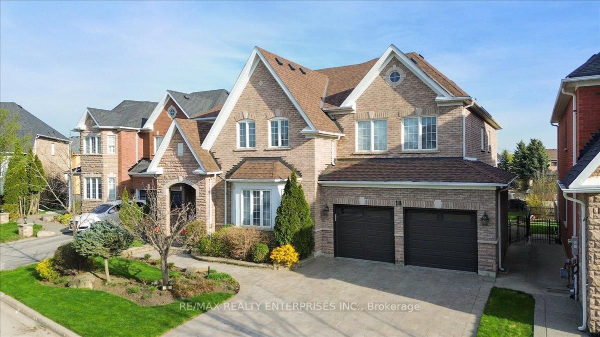 Detached House for sale at 18 Southcrest Court, Brampton, Vales of Castlemore, L6P 1T6 - MLS: W12118997