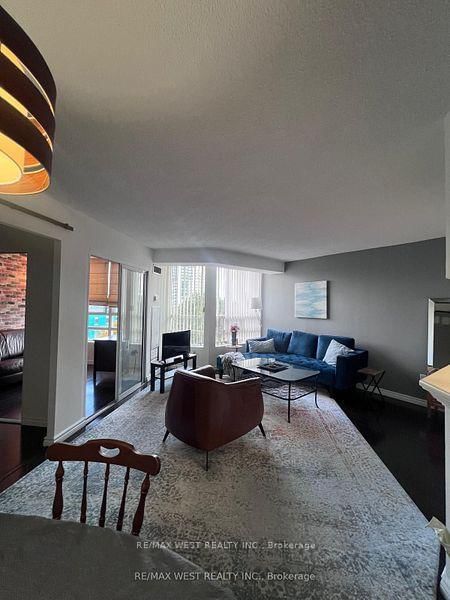 407 - 50 Kingsbridge Garden Circle