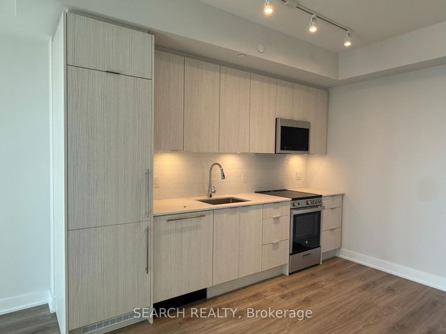 2902 - 430 Square One Drive