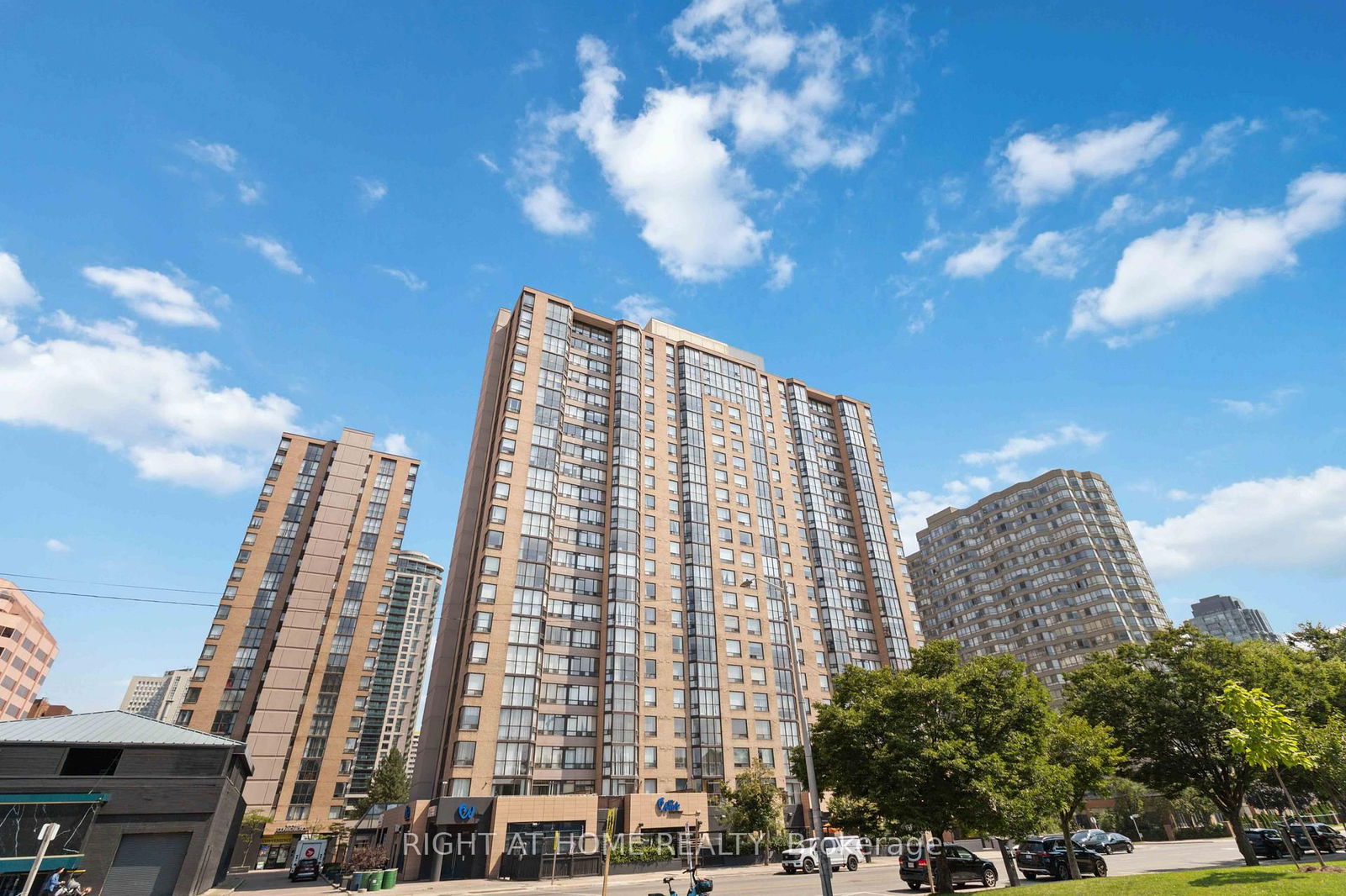Condo for sale at 611-285 Enfield Place, Mississauga, City Centre, L5B 3Y6 - MLS: W12119520