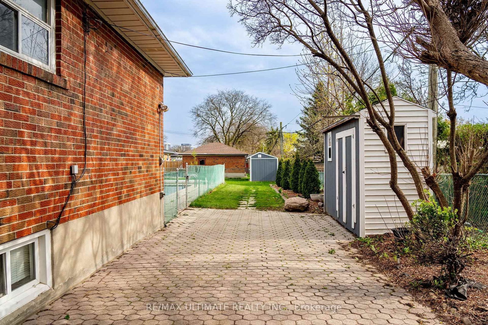 Detached House for sale at 6 Baskerville Crescent, Toronto, Markland Wood, M9C 1T7 - MLS: W12119710