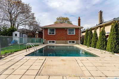 6 Baskerville Cres, Toronto - Markland Wood image-0-4