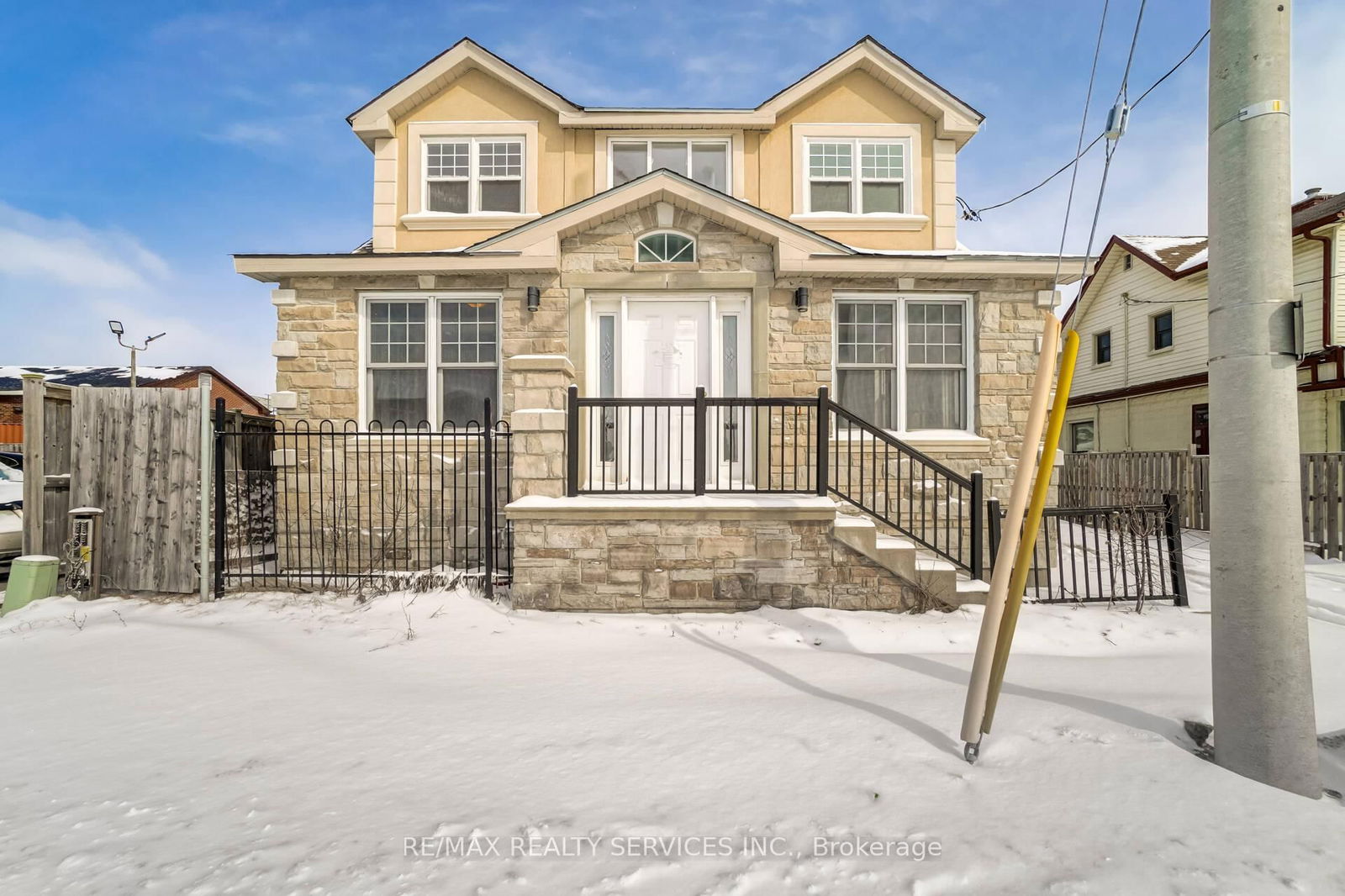 Detached House for lease at 6 Trueman Street, Brampton, Queen Street Corridor, L6W 3A8 - MLS: W12119823