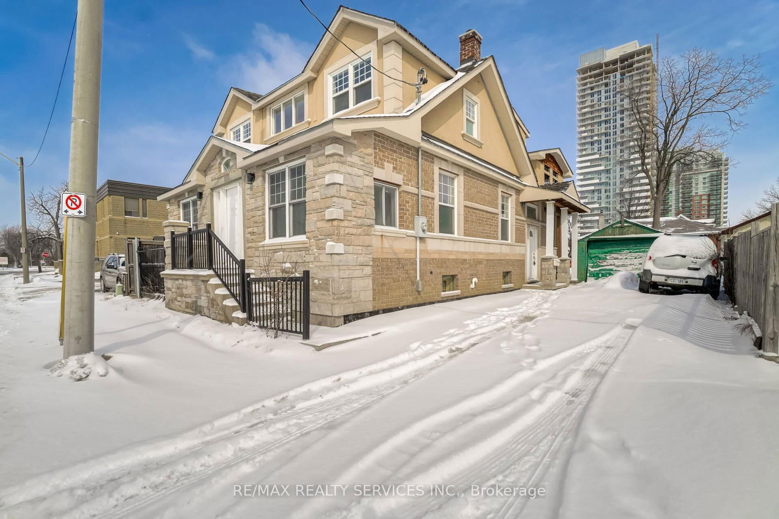 Detached House for lease at 6 Trueman Street, Brampton, Queen Street Corridor, L6W 3A8 - MLS: W12119823