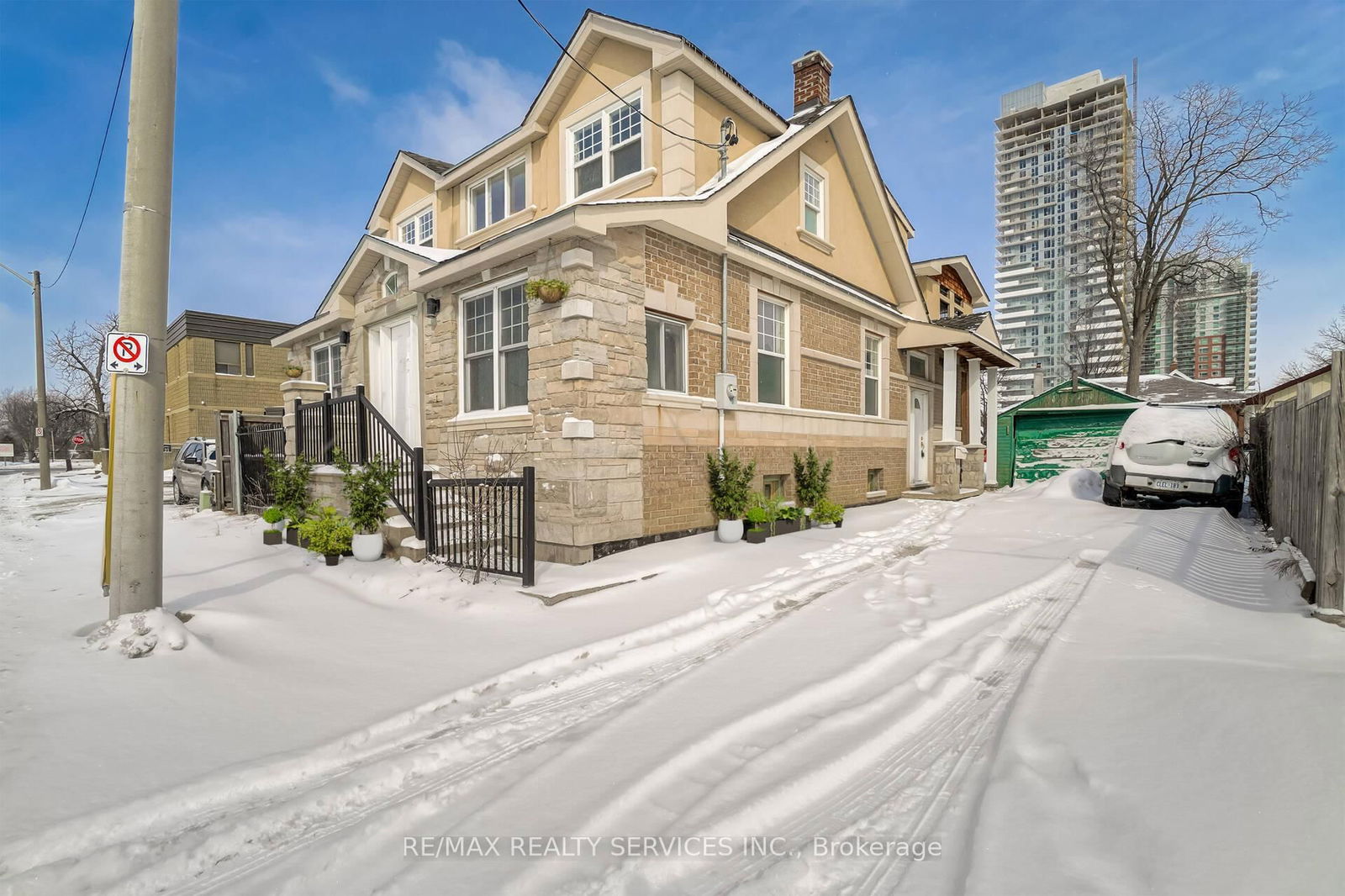 Detached House for lease at 6 Trueman Street, Brampton, Queen Street Corridor, L6W 3A8 - MLS: W12119823