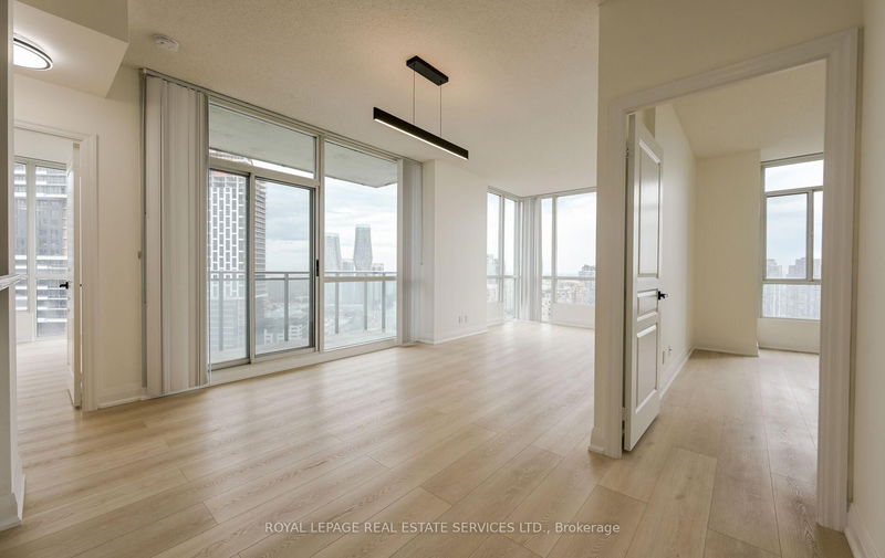 home for lease on 2602-220 Burnhamthorpe Road W