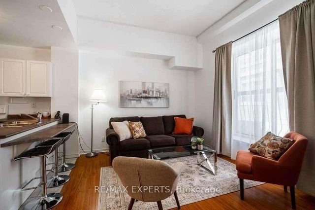 204 - 4198 Dundas Street