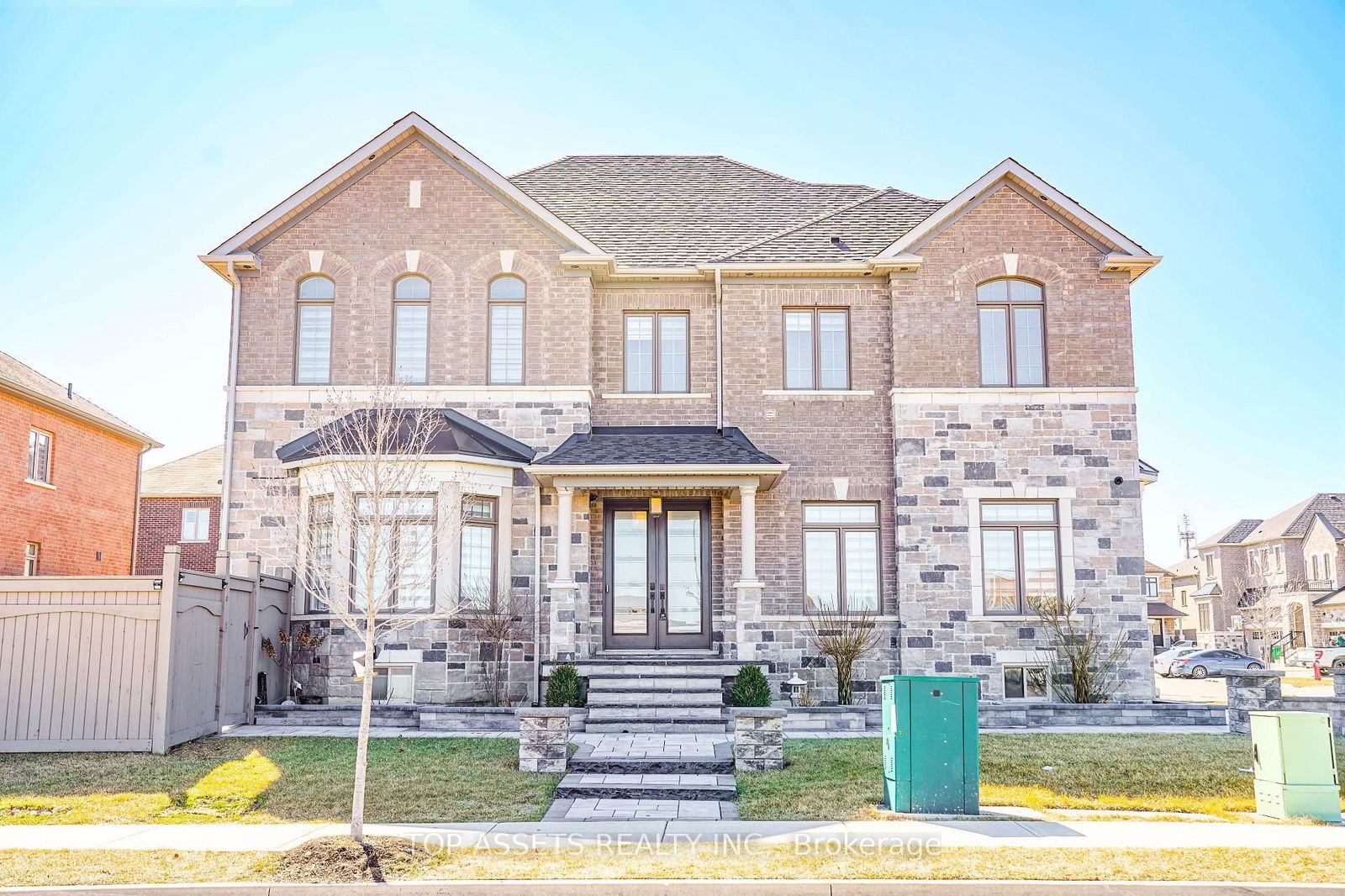 Detached House for sale at 1 Penlea Gate, Brampton, Bram East, L6P 4M7 - MLS: W12120068