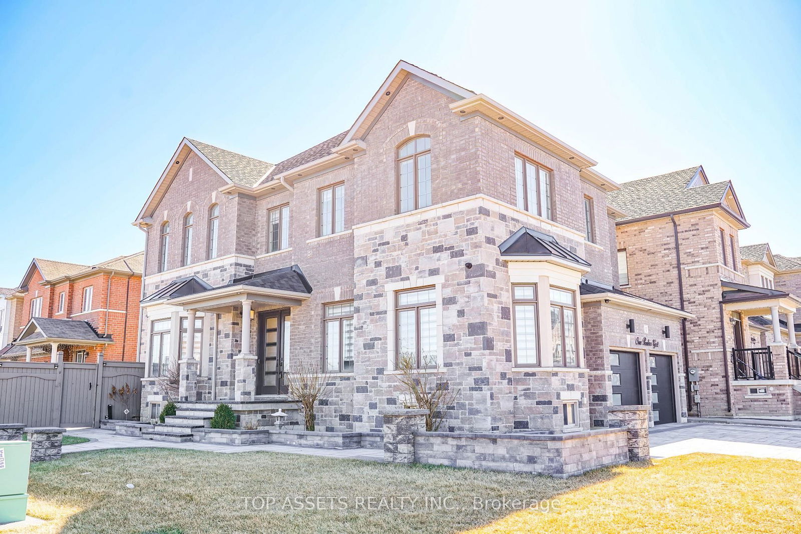 Detached House for sale at 1 Penlea Gate, Brampton, Bram East, L6P 4M7 - MLS: W12120068