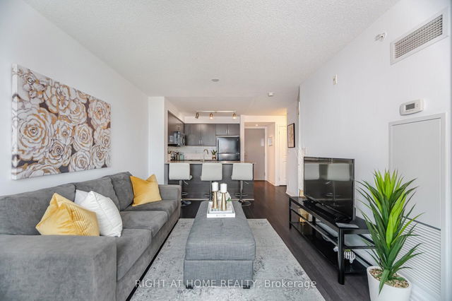 616 - 80 Esther Lorrie Drive