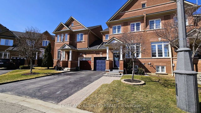 5586 Waterwind Crescent