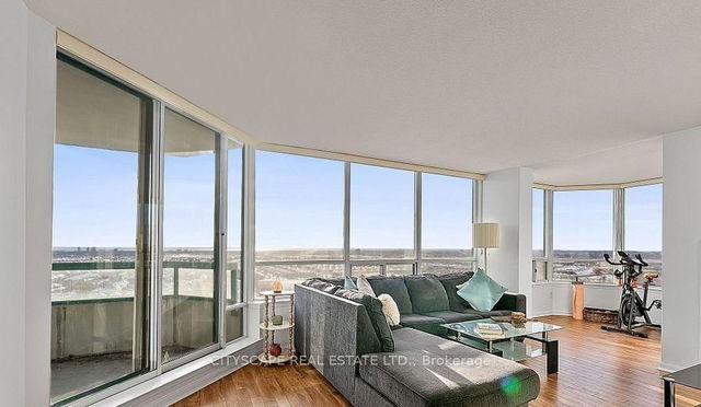 1808 - 550 Webb Drive