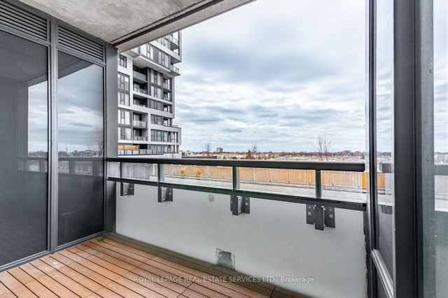 313 - 859 The Queensway N/A