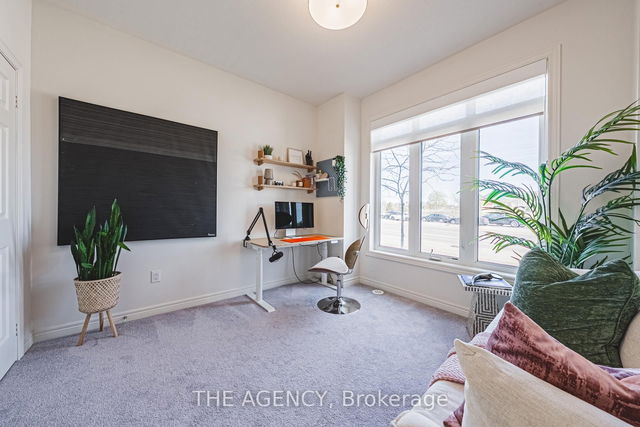 525 Dundas Street