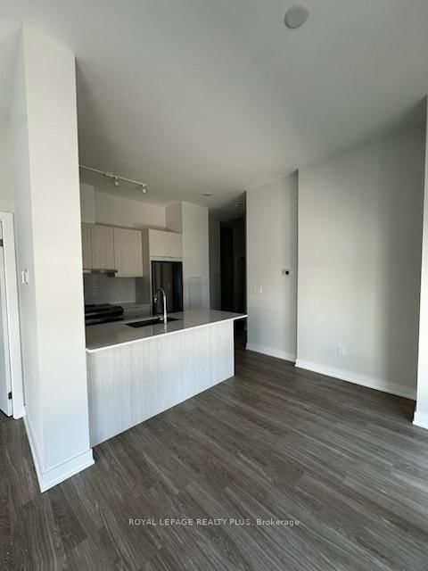 516 - 430 Square One Drive