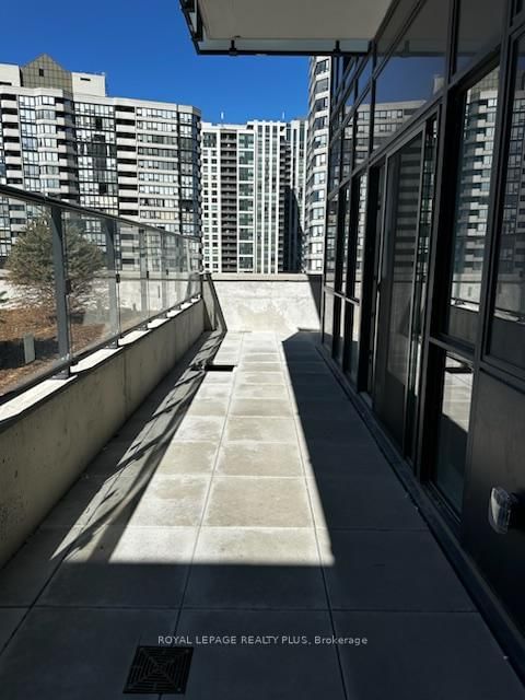 516 - 430 Square One Drive