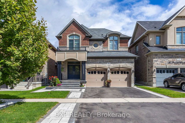 18 Prairie Creek Crescent