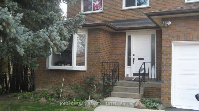 379 The Thicket Court