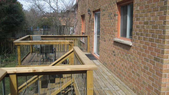 379 The Thicket Court