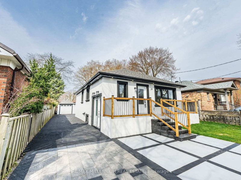 24 Treeview Dr, Toronto, M8W 4B9 | Image 3