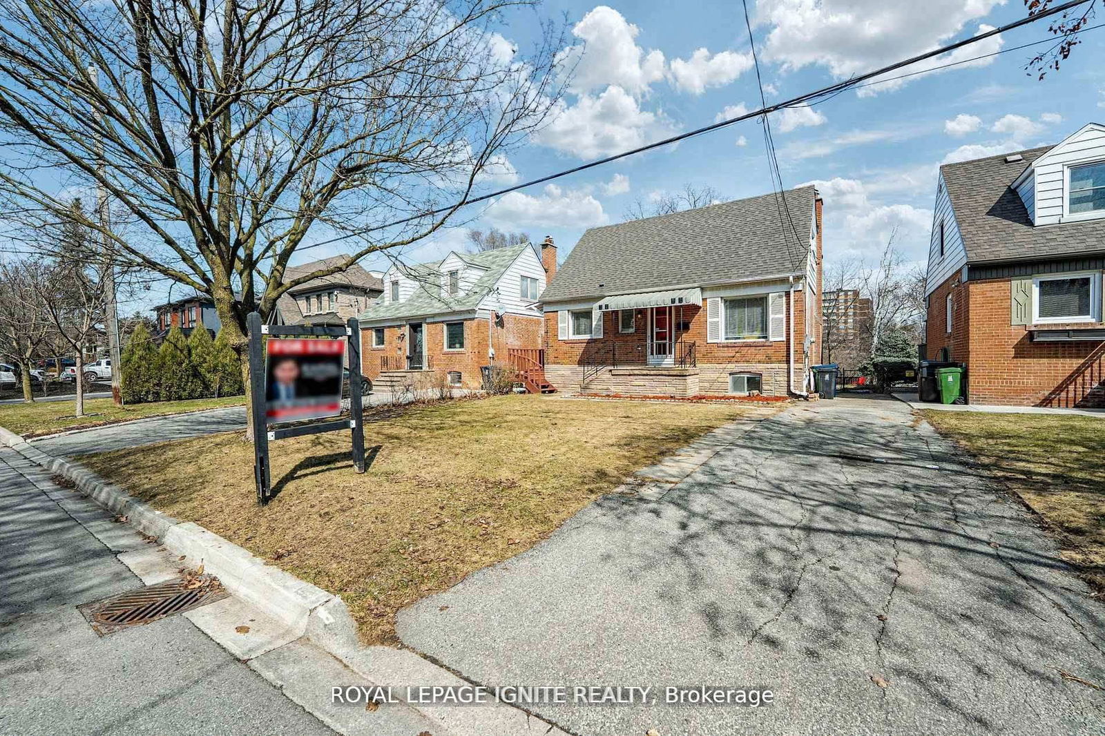 Detached House for sale at 53 Riverview Heights, Toronto, Humber Heights, M9P 2N3 - MLS: W12121486