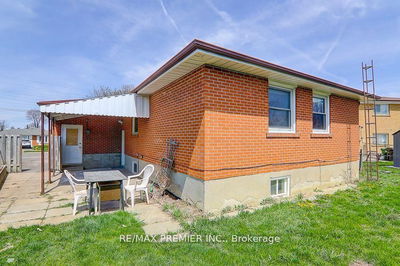 42 Wilmont Dr, Toronto - Black Creek image-0-3