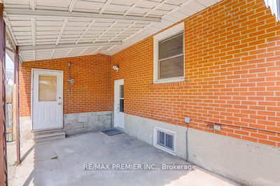 42 Wilmont Dr, Toronto - Black Creek image-0-4