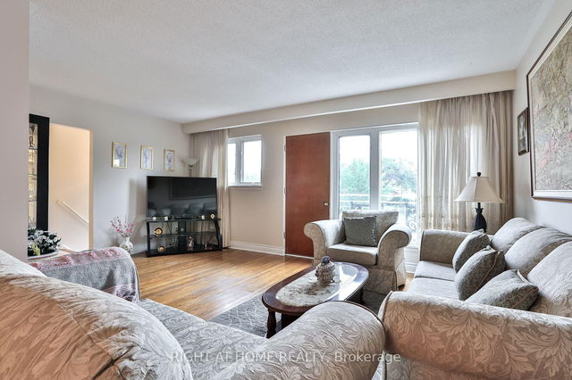 15 Tinton Crescent