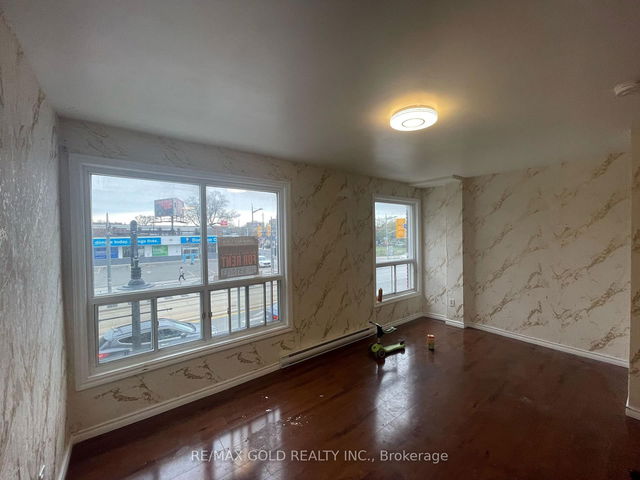 1824 St Clair Avenue