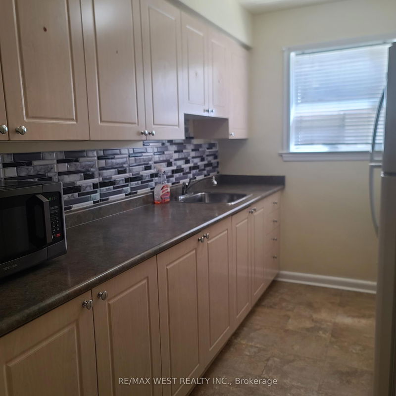 home for lease on 3576 Dufferin Street