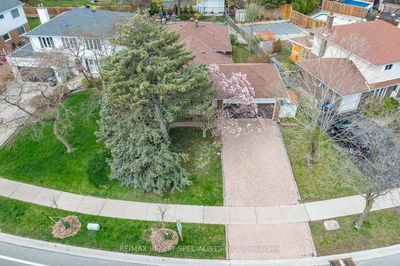 2202 Thorn Lodge Dr, Mississauga - Sheridan image-0-1