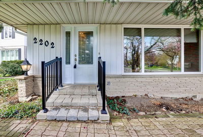 2202 Thorn Lodge Dr, Mississauga - Sheridan image-0-2