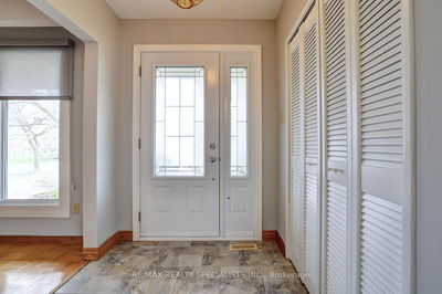 2202 Thorn Lodge Dr, Mississauga - Sheridan image-0-3