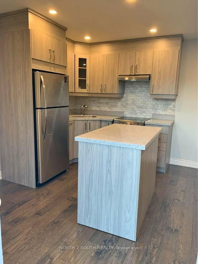 #Main - 53 Roskell Crescent