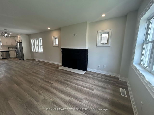 Upper - 1016 Haig Boulevard