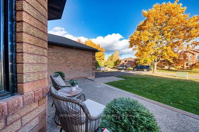52 Donaghedy Dr, Halton Hills - Georgetown image-0-3