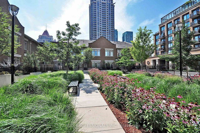 2302 - 385 Prince Of Wales Drive