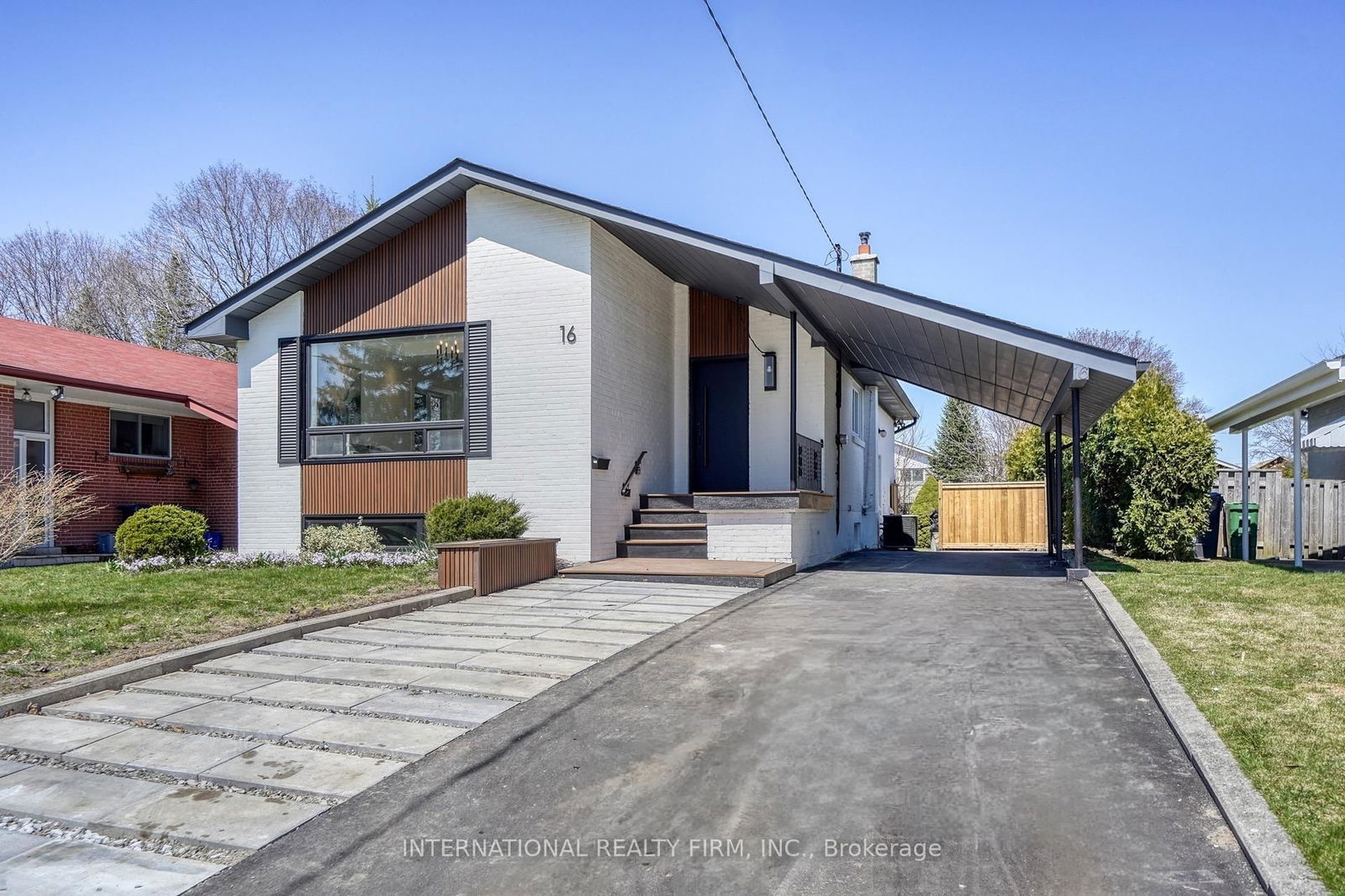 Detached House for sale at 16 Paragon Road, Toronto, Kingsview Village-The Westway, M9R 1J5 - MLS: W12122387