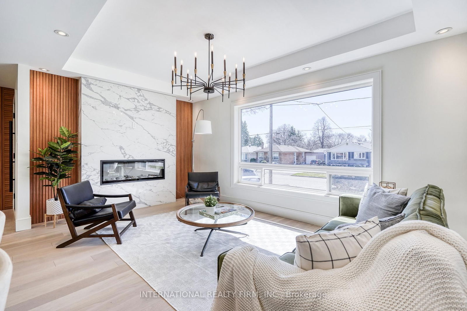 Detached House for sale at 16 Paragon Road, Toronto, Kingsview Village-The Westway, M9R 1J5 - MLS: W12122387