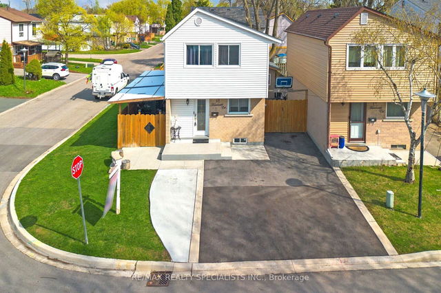 18 Hardcastle Court
