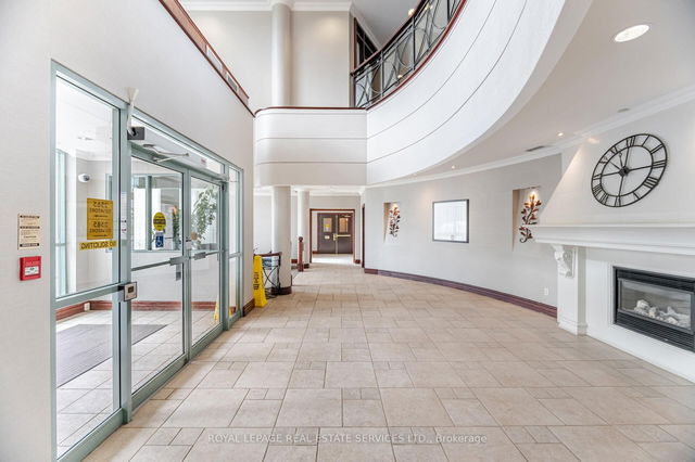 1001 - 2585 Erin Centre Boulevard