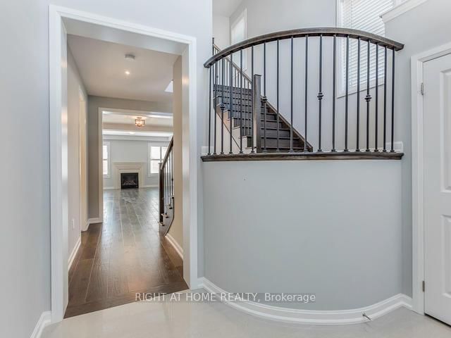 Detached House for lease at 288 Sixteen Mile Drive, Oakville, Glenorchy, L6M 0V8 - MLS: W12122621