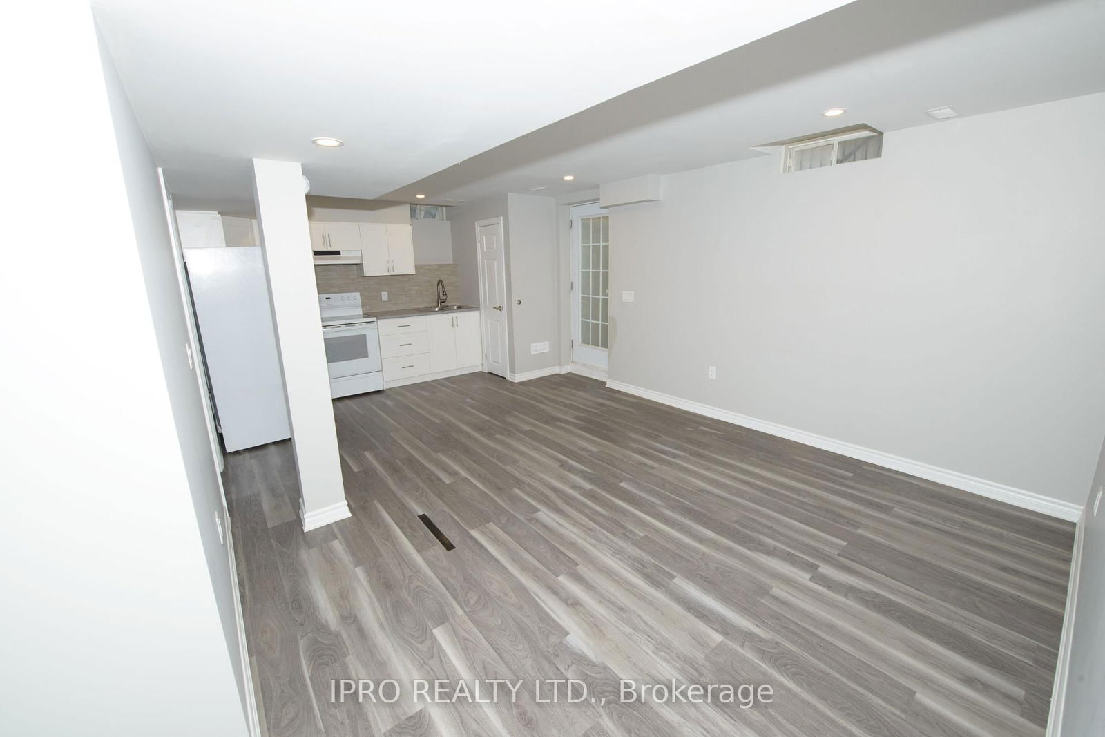 Detached House for lease at 70 Pebblestone Circle, Brampton, Brampton West, L6X 4M8 - MLS: W12122654