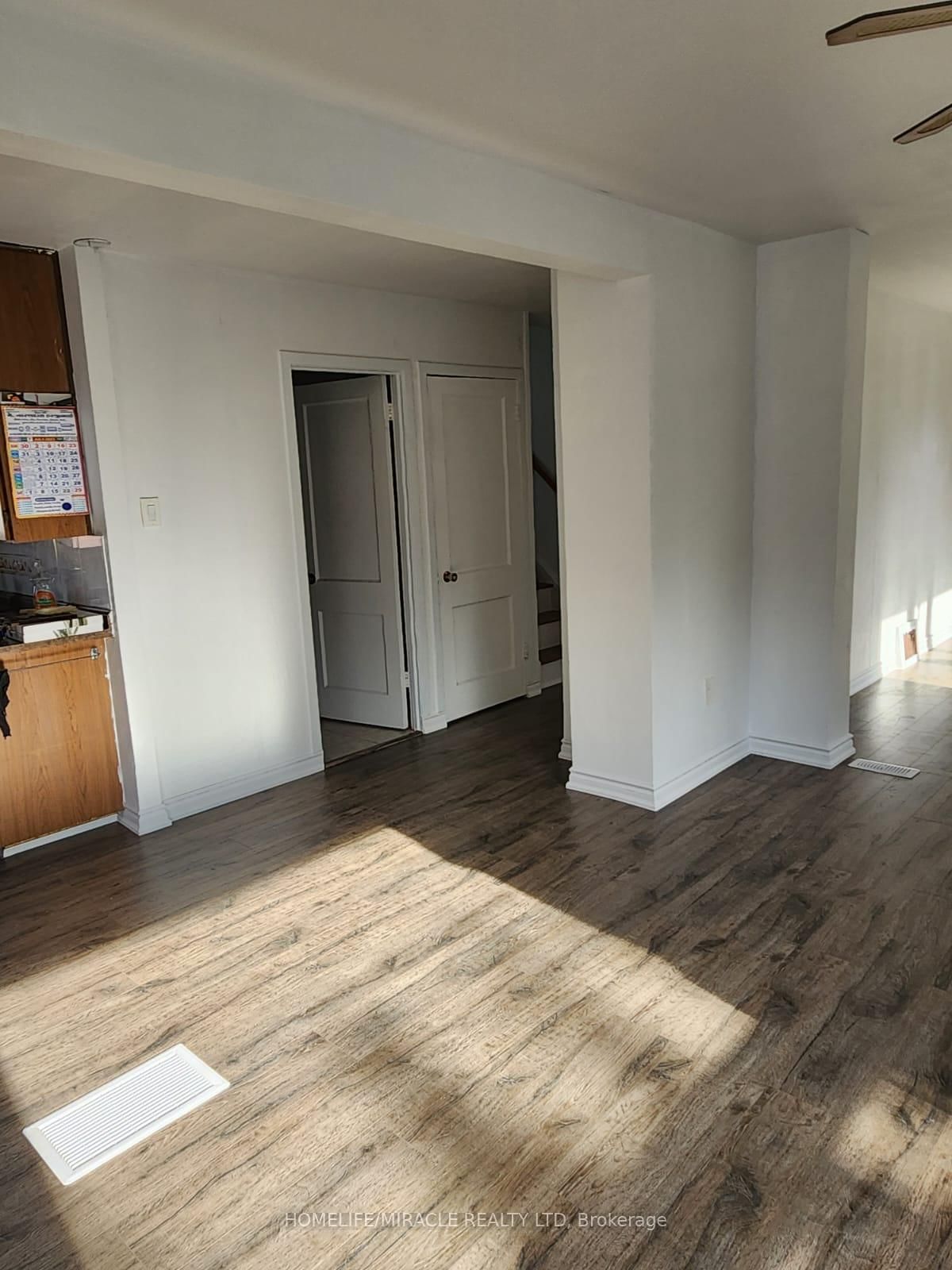 Detached House for lease at UPPER-3 Kemp Square, Toronto, Brookhaven-Amesbury, M6M 2V5 - MLS: W12122674