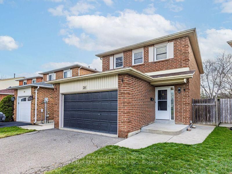 Detached House for sale at 28 Huntley Court, Brampton, Heart Lake West, L6Z 1X8 - MLS: W12122923